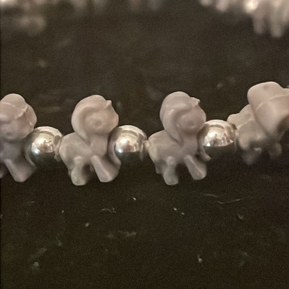 7” gray dog shape & silver beads stackable stretch bracelet with 42 beads - Picture 3 of 10